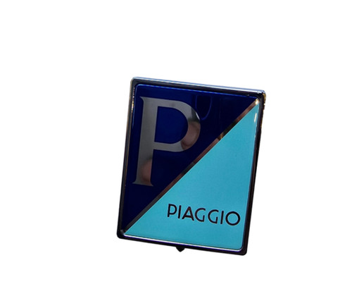 Vespa horncast badge square - badge,